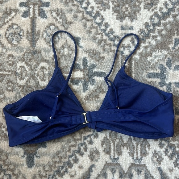BREAKING WAVES NAVY BIKINI TOP (L) - Picture 3 of 5